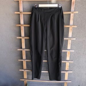 Lululemon Essential High-rise Trouser Olive